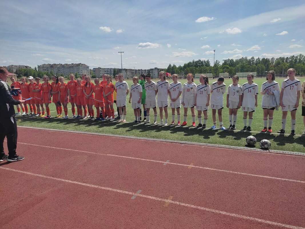 Участие в областной спартакиаде школьников по футболу среди девушек