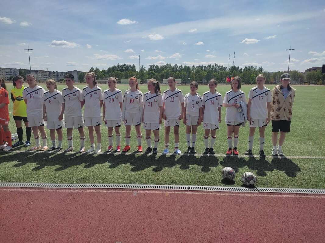 Участие в областной спартакиаде школьников по футболу среди девушек