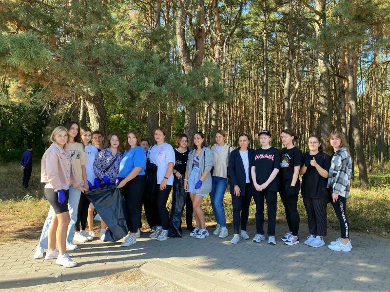 Студенты ПОЛЕСГУ присоединились к Республиканскому экологическому мероприятию по уборке мусора «Мы заботимся» Студенты ПОЛЕСГУ присоединились к Республиканскому экологическому мероприятию по уборке мусора «Мы заботимся»