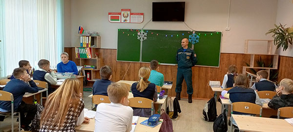 Пожарная безопасности, безопасность на водоёмах и на новогодних мероприятиях Пожарная безопасности, безопасность на водоёмах и на новогодних мероприятиях