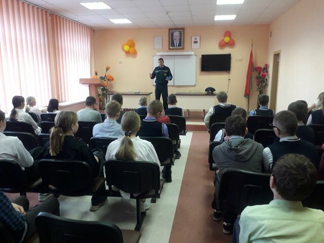 Профилактическая беседа с работником МЧС Профилактическая беседа с работником МЧС