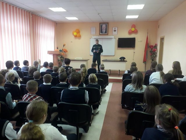 Профилактическая беседа с работником МЧС Профилактическая беседа с работником МЧС