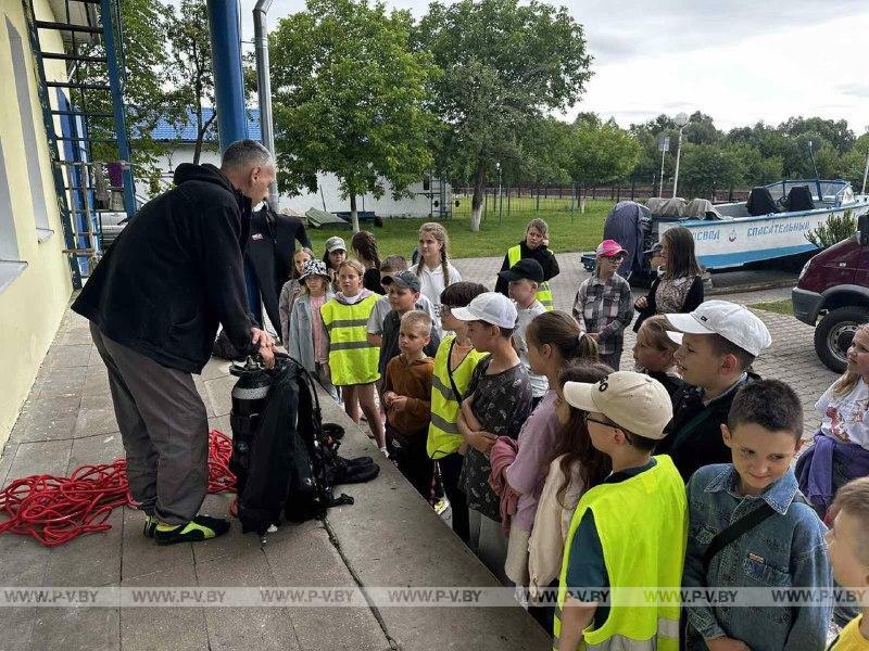 «A HAPPY WORLD» – профильный отряд школы №12 г.Пинска «A HAPPY WORLD» – профильный отряд школы №12 г.Пинска