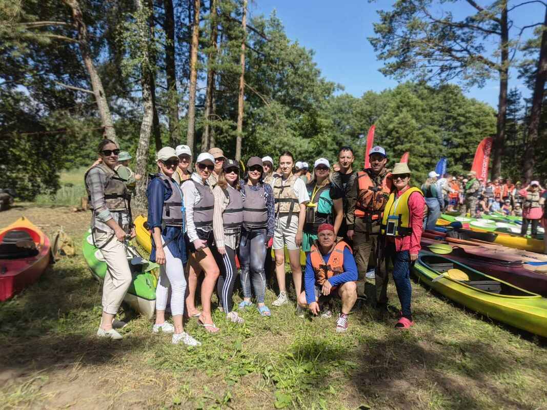 Сотрудники здравоохранения отправились в поход на байдарках Сотрудники здравоохранения отправились в поход на байдарках