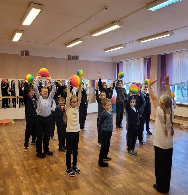 В государственном учреждении образования «Средняя школа №18 г.Пинска» была организована инклюзивная творческая игра «Импровизируем вместе!» В государственном учреждении образования «Средняя школа №18 г.Пинска» была организована инклюзивная творческая игра «Импровизируем вместе!»