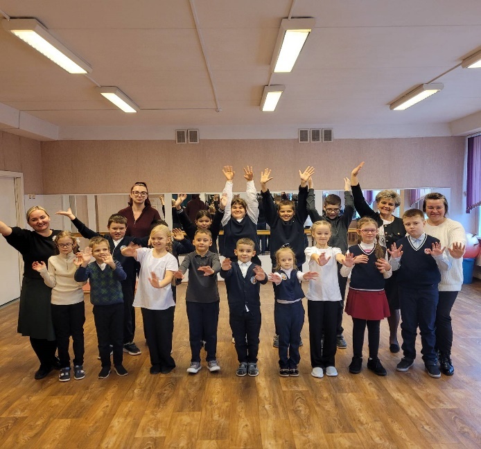 В государственном учреждении образования «Средняя школа №18 г.Пинска» была организована инклюзивная творческая игра «Импровизируем вместе!» В государственном учреждении образования «Средняя школа №18 г.Пинска» была организована инклюзивная творческая игра «Импровизируем вместе!»