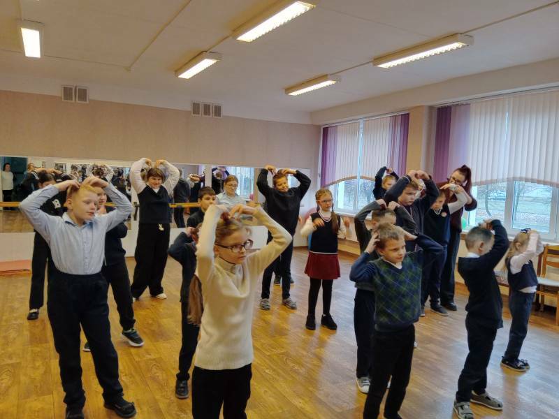 В государственном учреждении образования «Средняя школа №18 г.Пинска» была организована инклюзивная творческая игра «Импровизируем вместе!» В государственном учреждении образования «Средняя школа №18 г.Пинска» была организована инклюзивная творческая игра «Импровизируем вместе!»