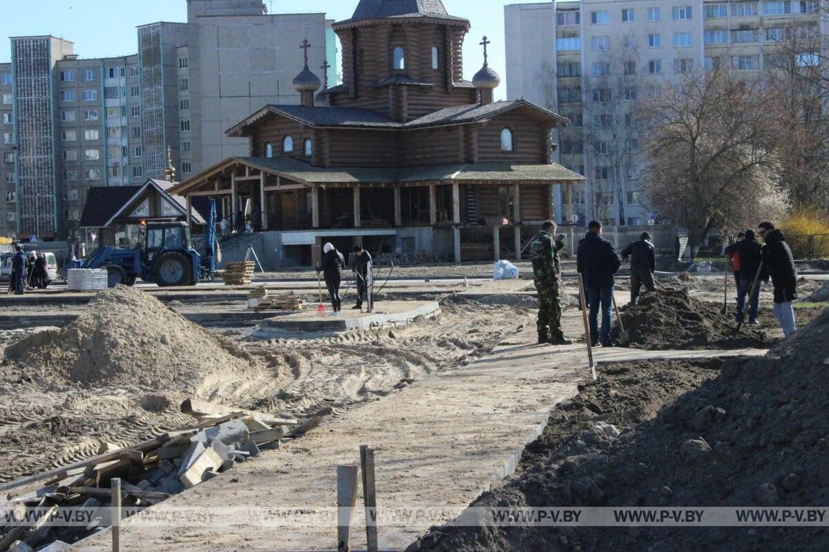 Побывали на территории детской поликлиники, которую пинчане благоустраивали во время Республиканского субботника Побывали на территории детской поликлиники, которую пинчане благоустраивали во время Республиканского субботника