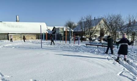 Передвижение на лыжах в  ГУО «Начальная школа п. Садовый» Пинского района
